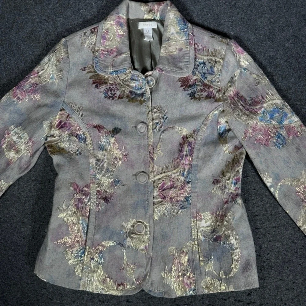 Chicos Brocade Blazer Jacket Size 0 Metallic Floral Tapestry Button‎ Front Grey